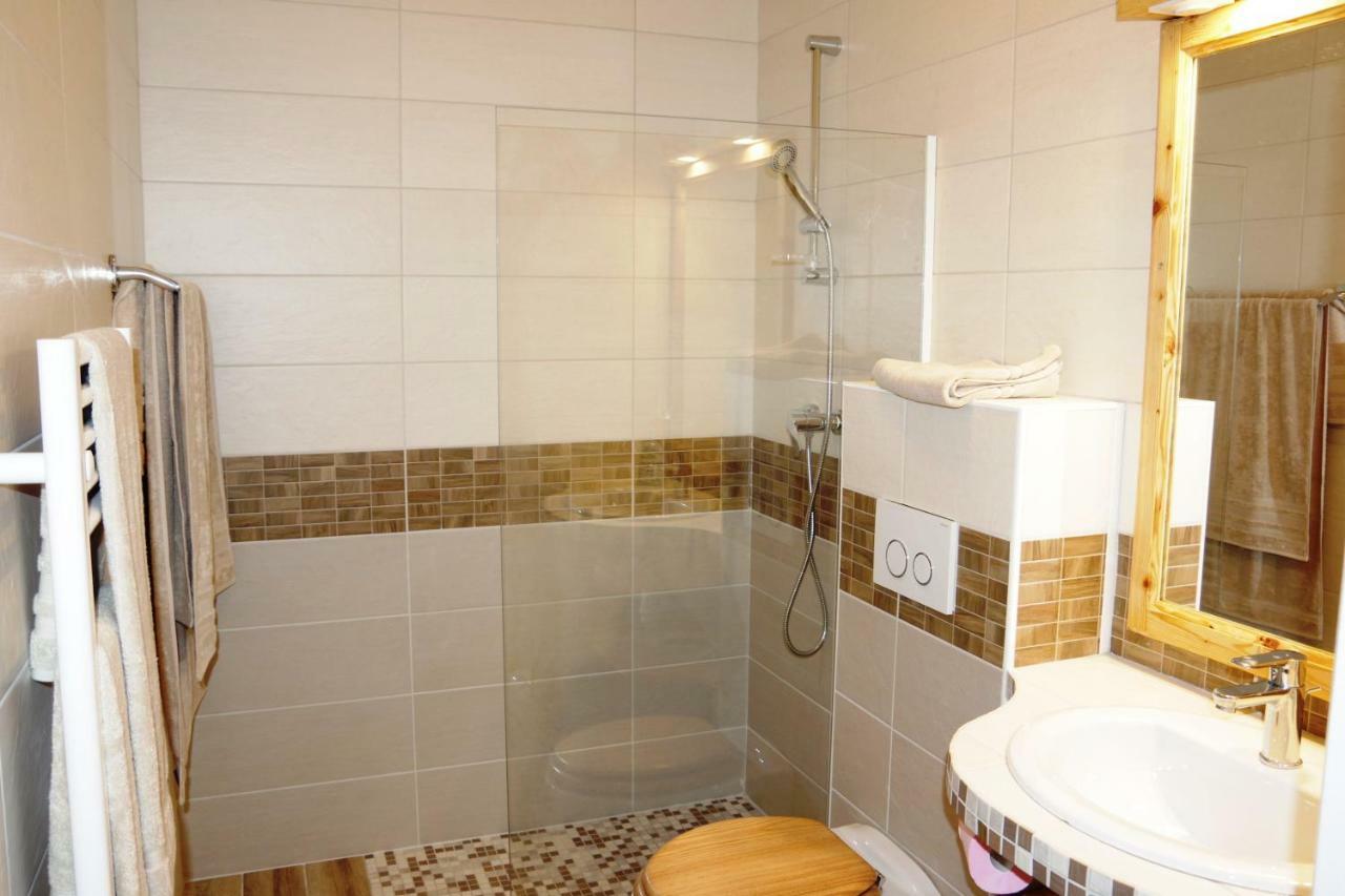 Redspring Chambres D'Hotes Coligny Esterno foto