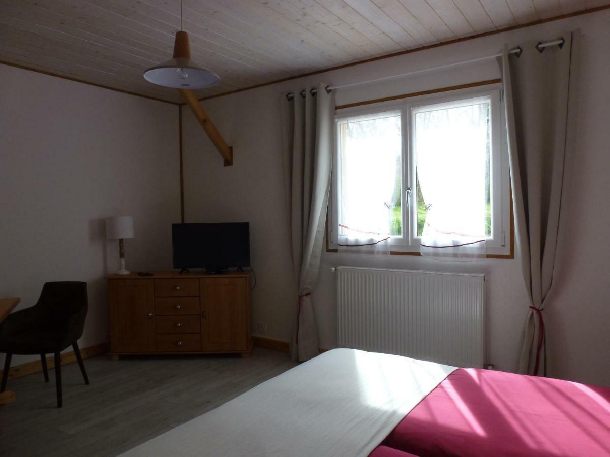 Redspring Chambres D'Hotes Coligny Esterno foto